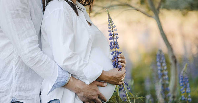 What To Wear For a Maternity Photo Shoot In 2021