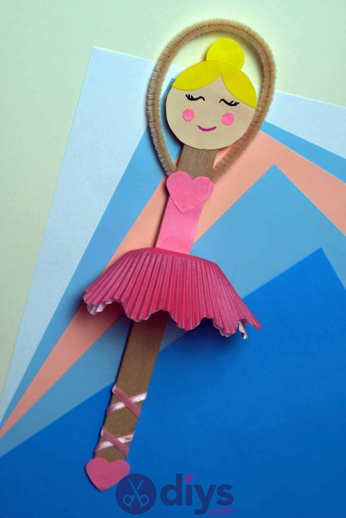 Cupcake And Popsicle Stick Ballerina Dolls – DIY for Girls
