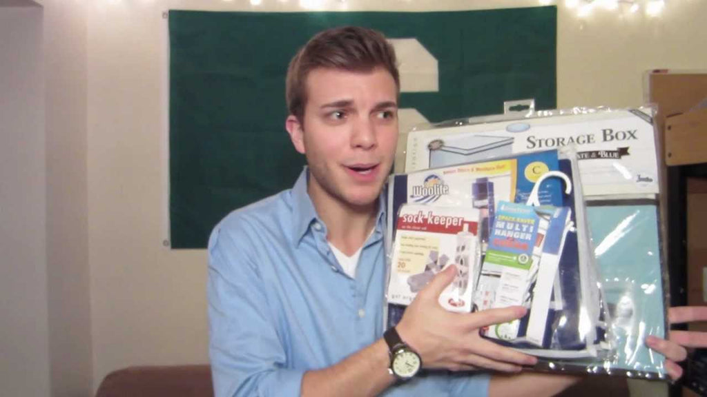 College Dorm Room MUST HAVE - Closet Organizers! by DormCoVideo (8 years ago)
