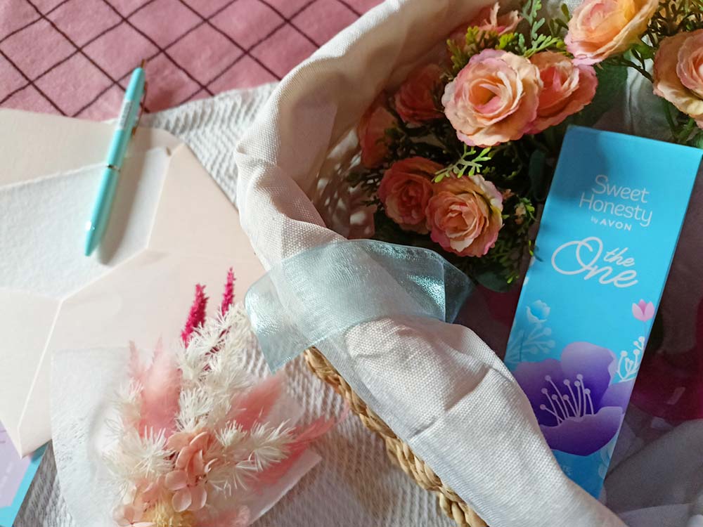 Sweet Honesty The One: A heartwarming fragrance that will remind you of sweet youth